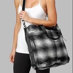Lululemon Fast In Flight Bag